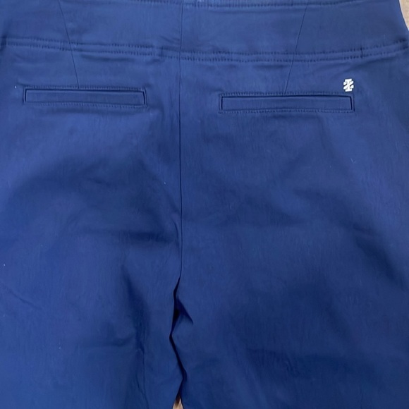 IZOD Sz 10 zip up navy golf capris with front/back pockets and IZOD logo - Picture 5 of 9